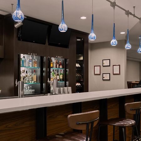 Courtyard By Marriott Halifax Downtown Hotel Екстериор снимка