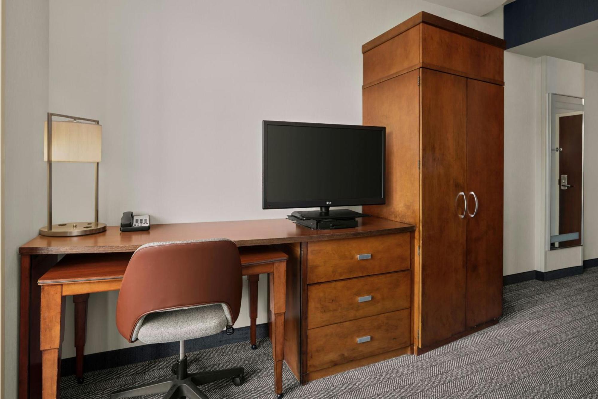 Courtyard By Marriott Halifax Downtown Hotel Екстериор снимка
