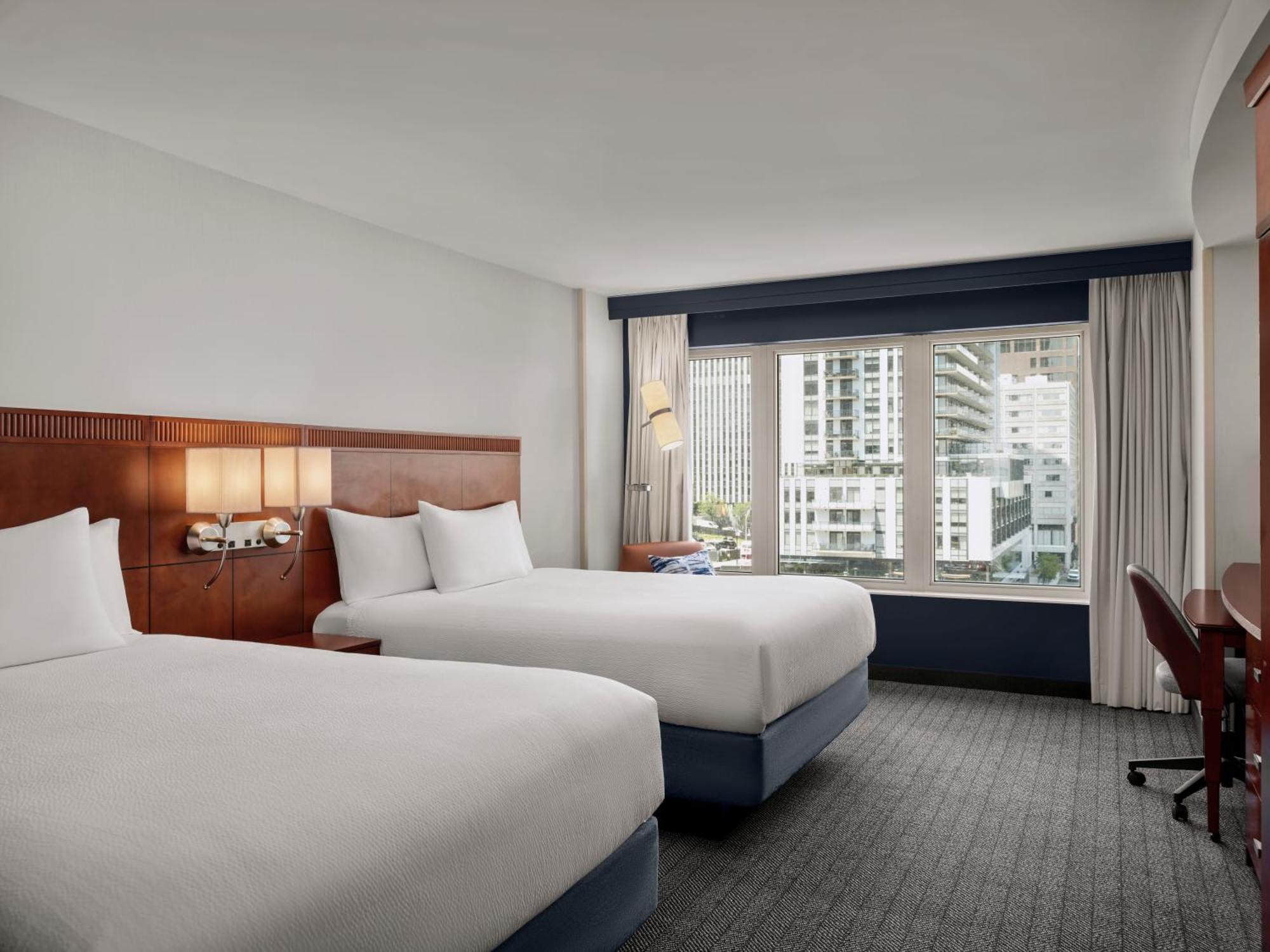Courtyard By Marriott Halifax Downtown Hotel Екстериор снимка