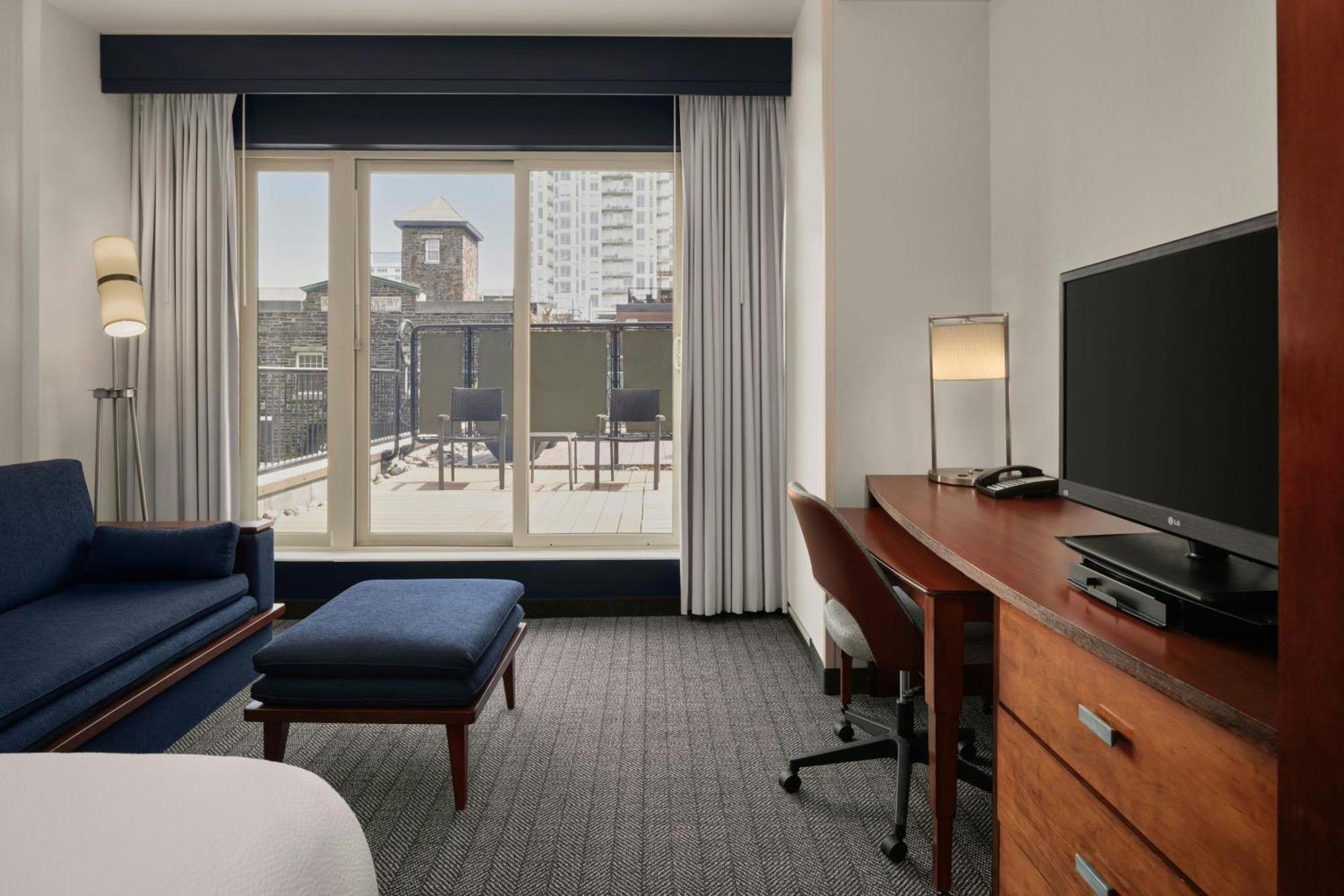 Courtyard By Marriott Halifax Downtown Hotel Екстериор снимка
