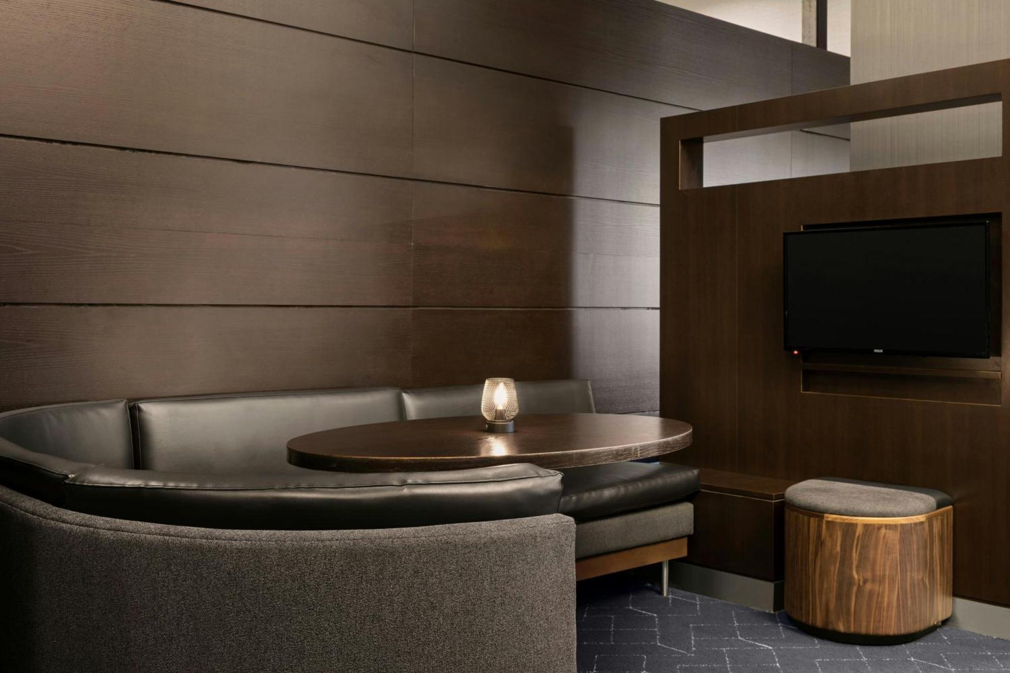 Courtyard By Marriott Halifax Downtown Hotel Екстериор снимка