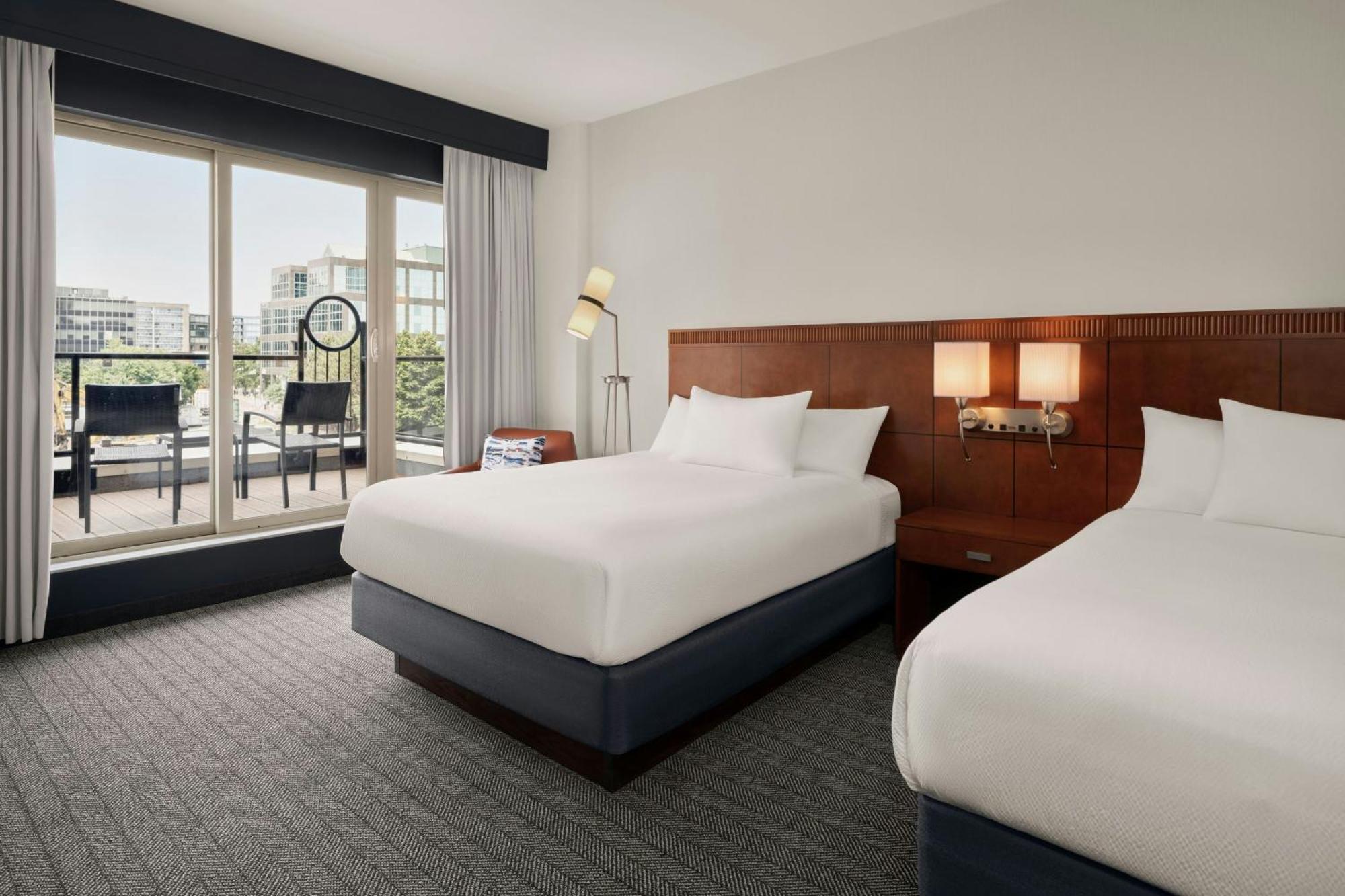 Courtyard By Marriott Halifax Downtown Hotel Екстериор снимка