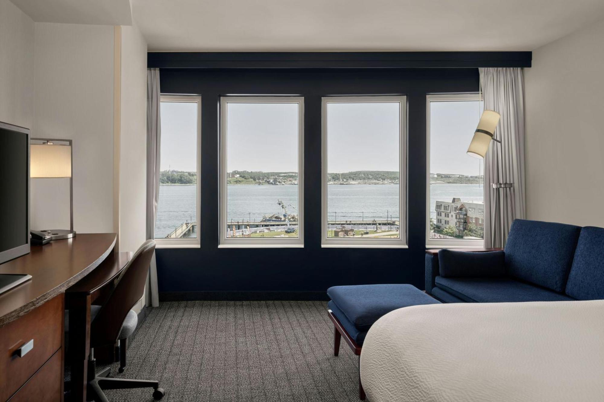 Courtyard By Marriott Halifax Downtown Hotel Екстериор снимка