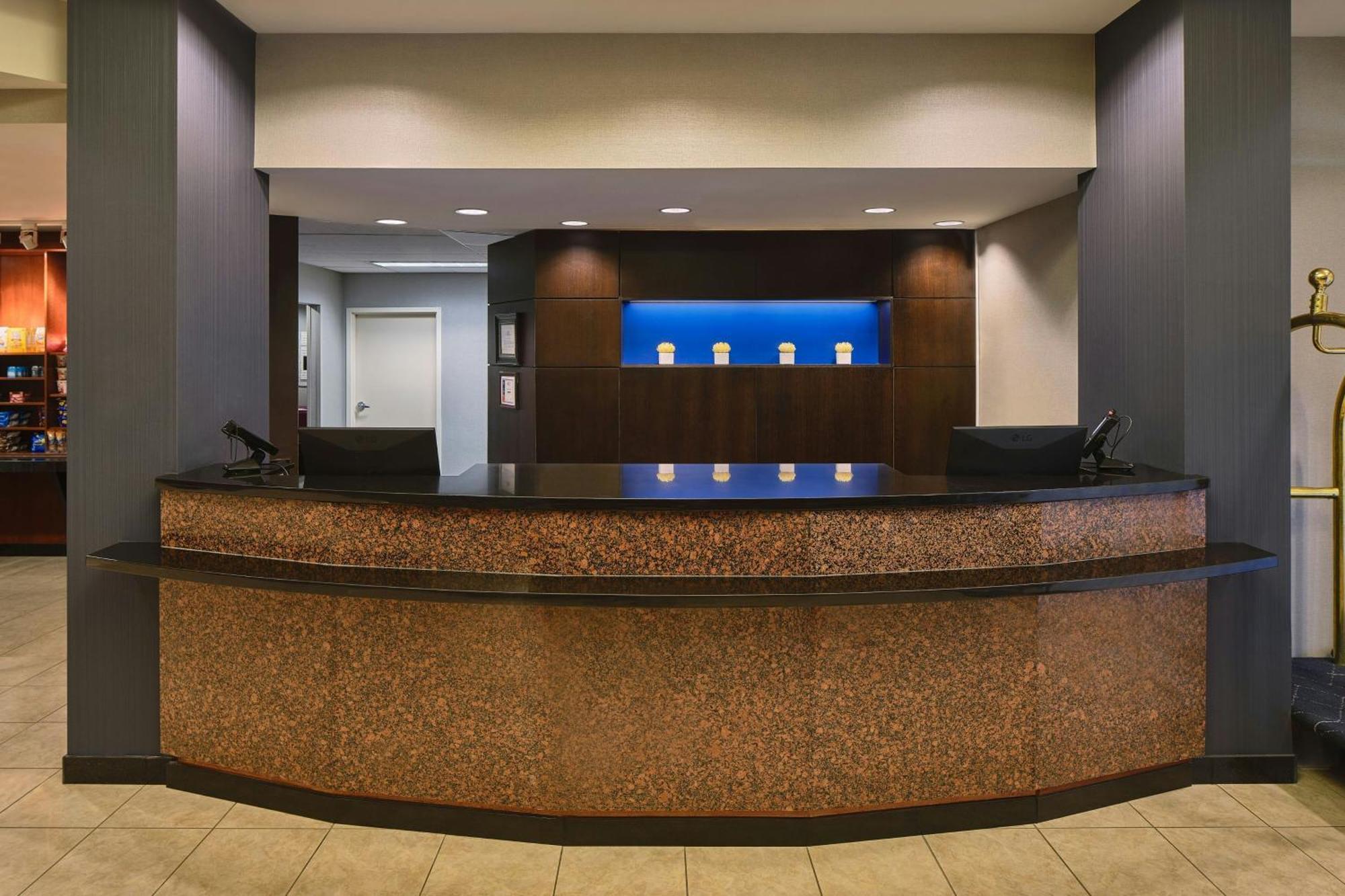 Courtyard By Marriott Halifax Downtown Hotel Екстериор снимка