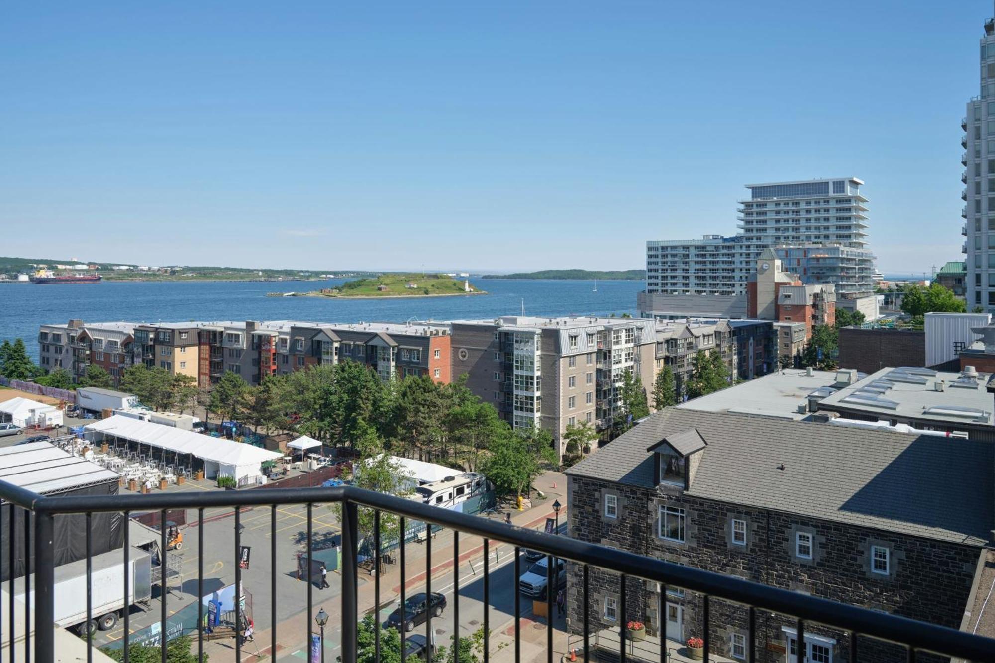 Courtyard By Marriott Halifax Downtown Hotel Екстериор снимка