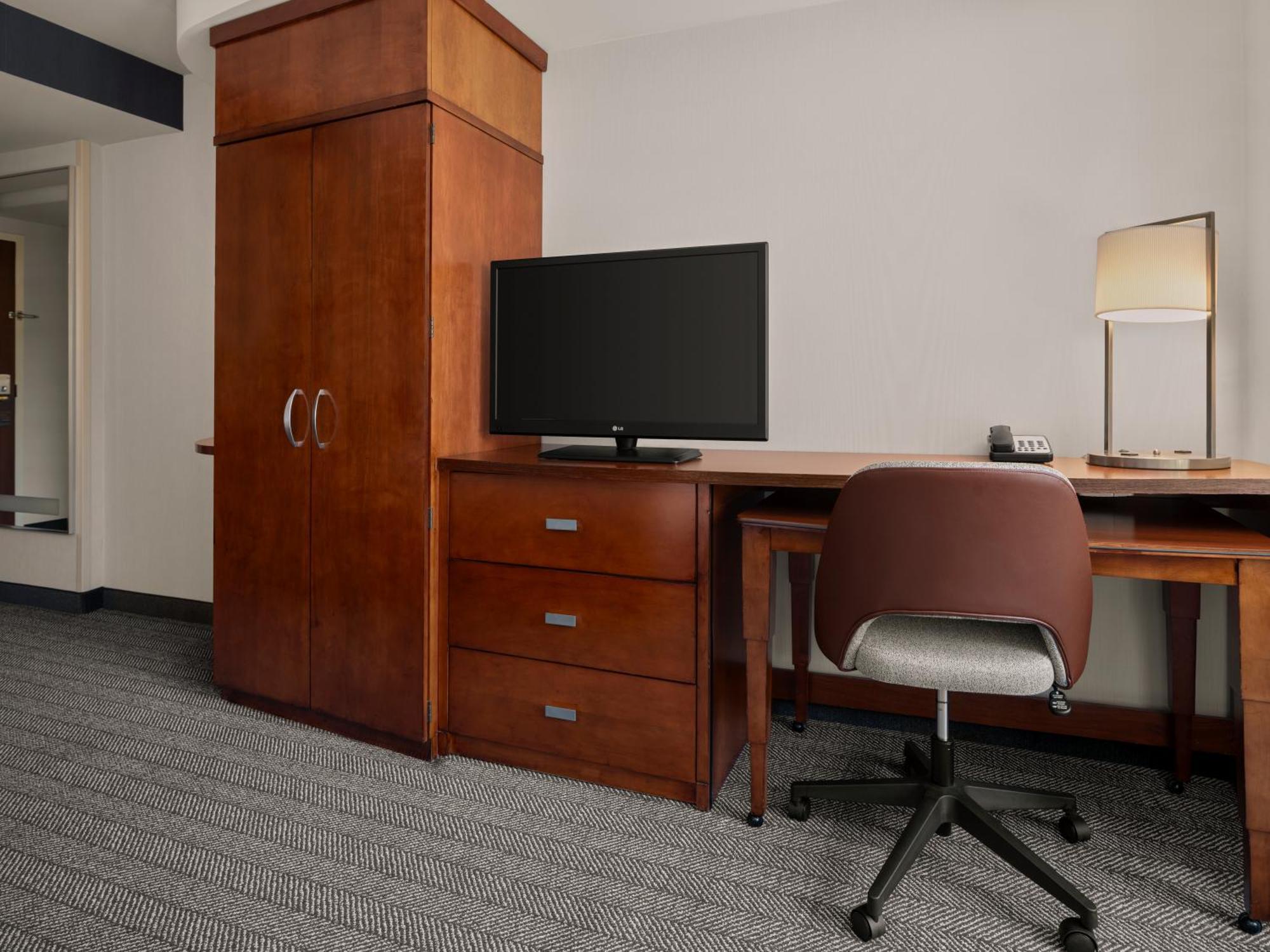 Courtyard By Marriott Halifax Downtown Hotel Екстериор снимка
