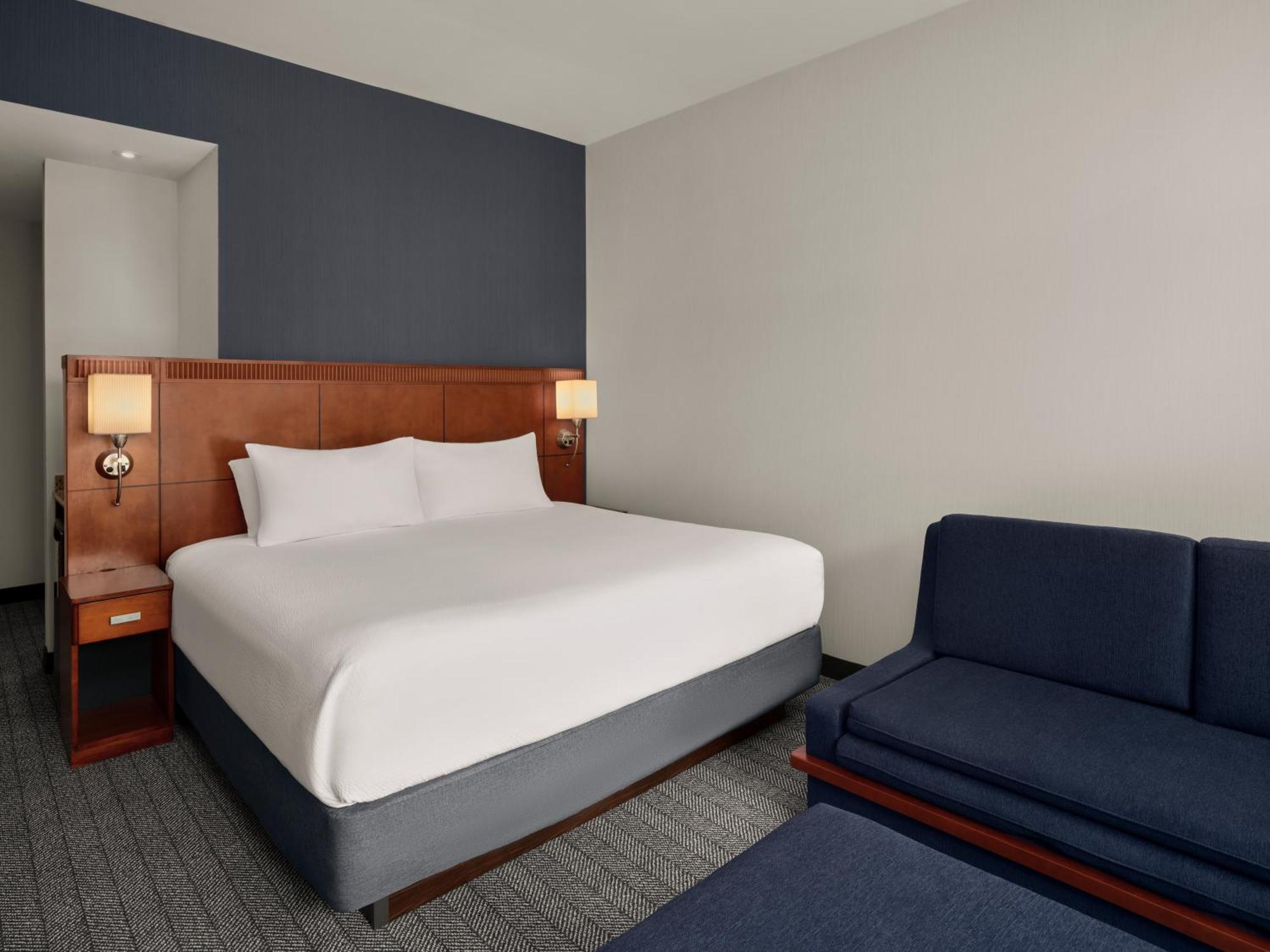 Courtyard By Marriott Halifax Downtown Hotel Екстериор снимка
