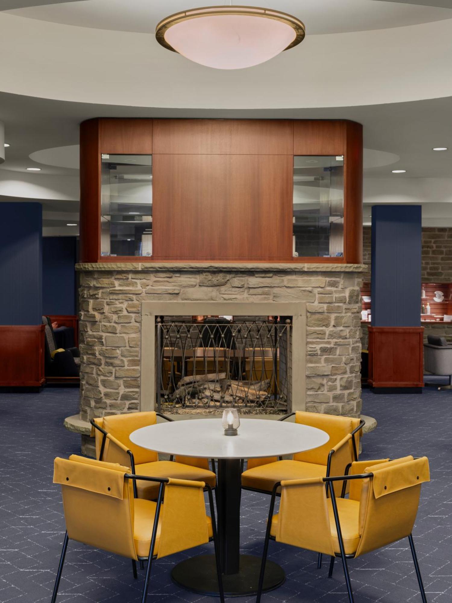 Courtyard By Marriott Halifax Downtown Hotel Екстериор снимка