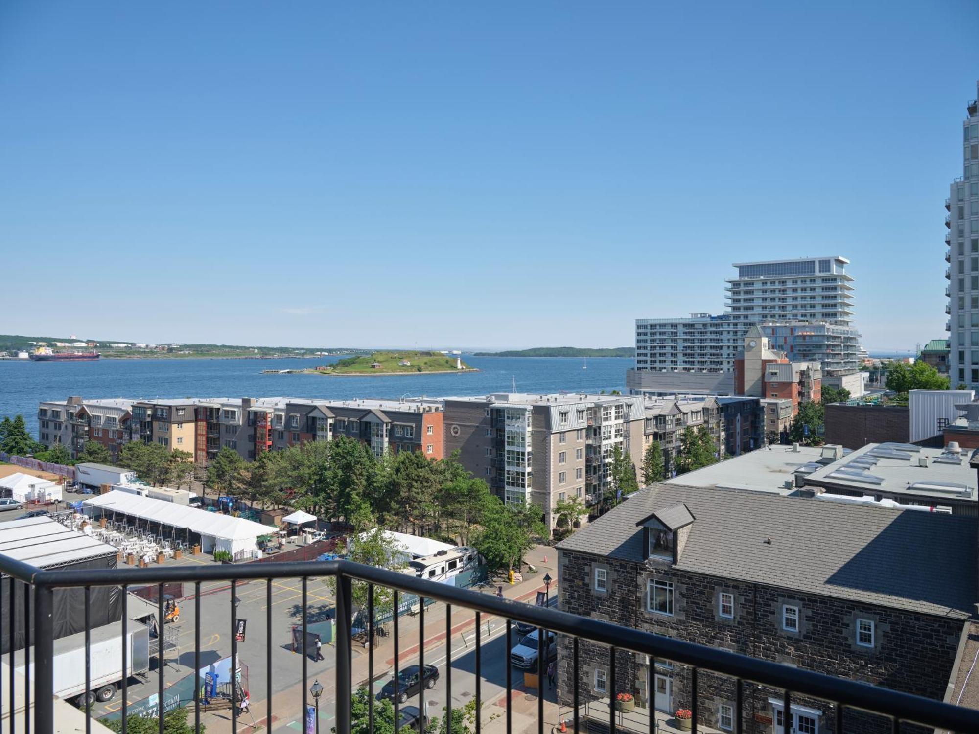 Courtyard By Marriott Halifax Downtown Hotel Екстериор снимка