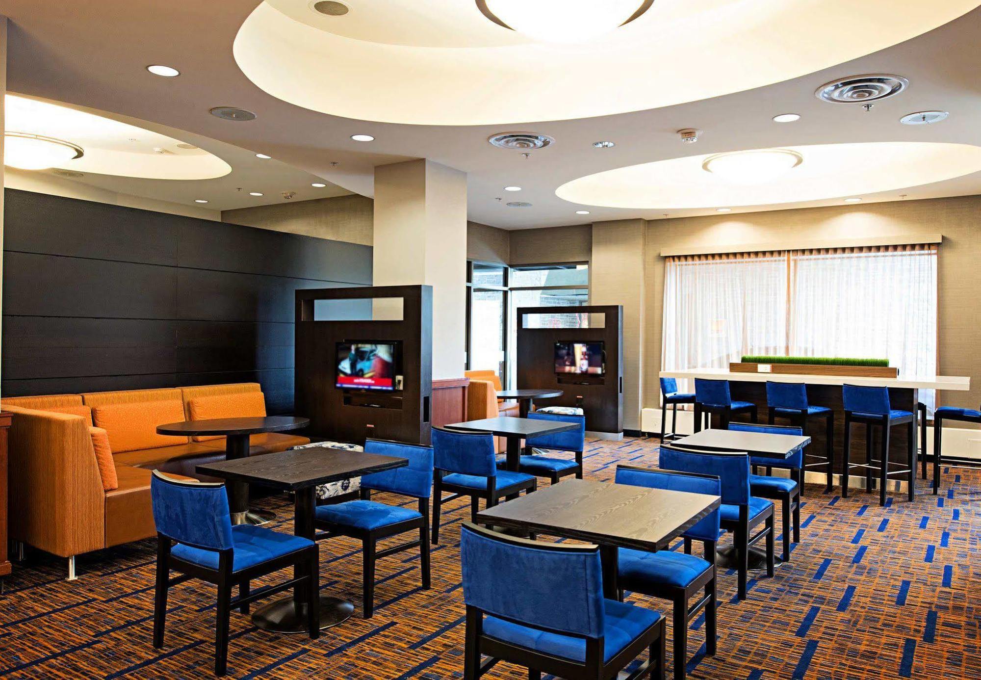 Courtyard By Marriott Halifax Downtown Hotel Екстериор снимка