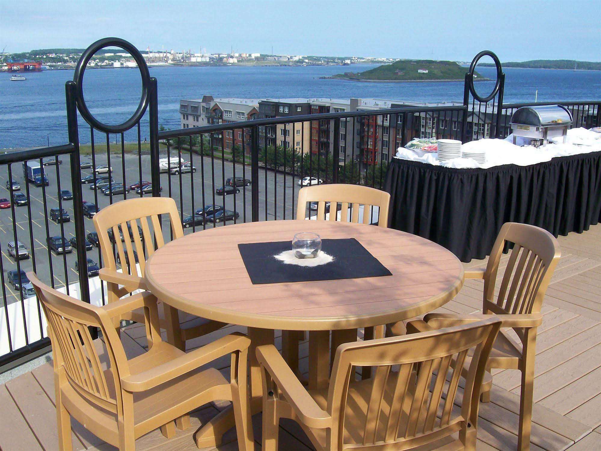 Courtyard By Marriott Halifax Downtown Hotel Екстериор снимка