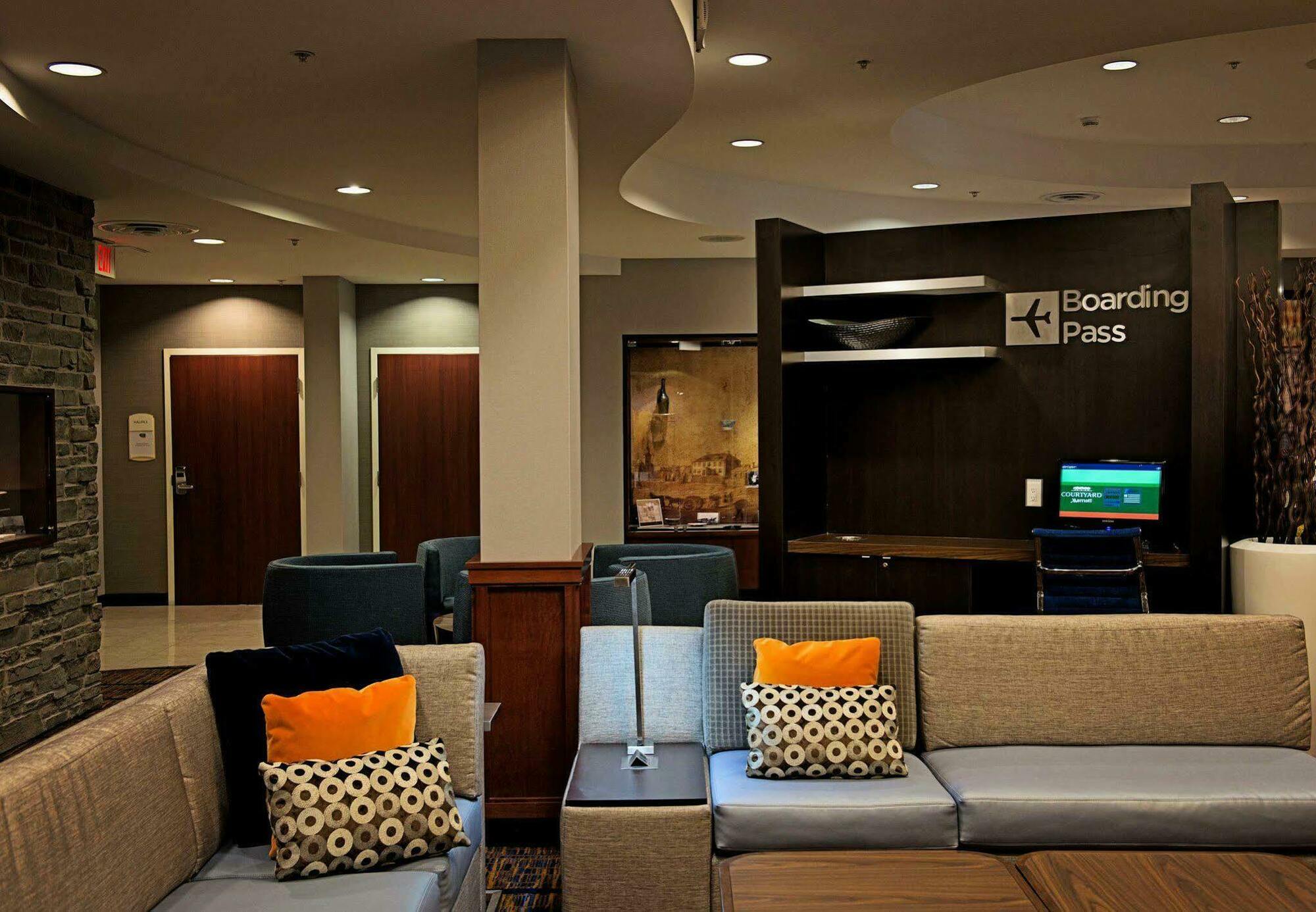 Courtyard By Marriott Halifax Downtown Hotel Екстериор снимка